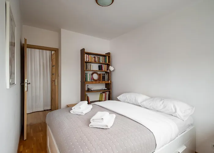 Metro Plocka Comfort Apartment
