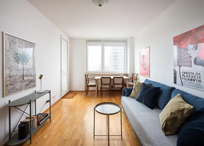 Metro Plocka Comfort Apartment